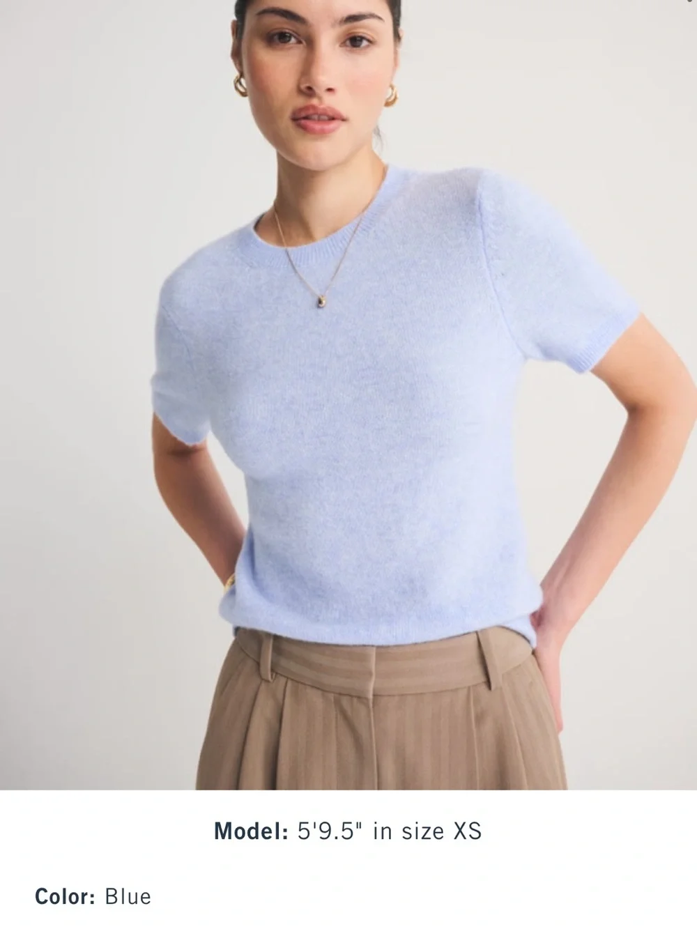 BRAND NEW: Abercrombie & Fitch Short Sleeve Crewneck Top - Light Blue size: M - Picture 1 of 7